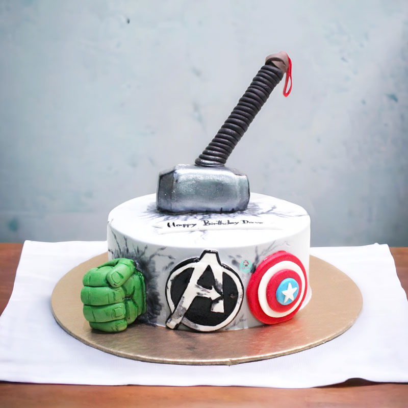 Avengers-Design-Cake